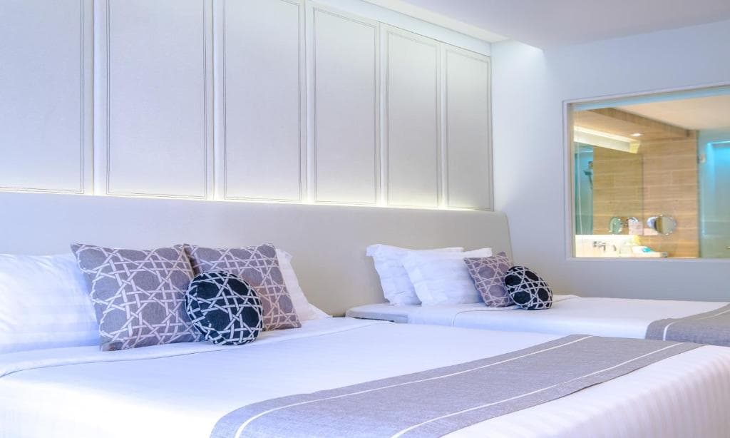 Phuket Graceland Resort and Spa - 14