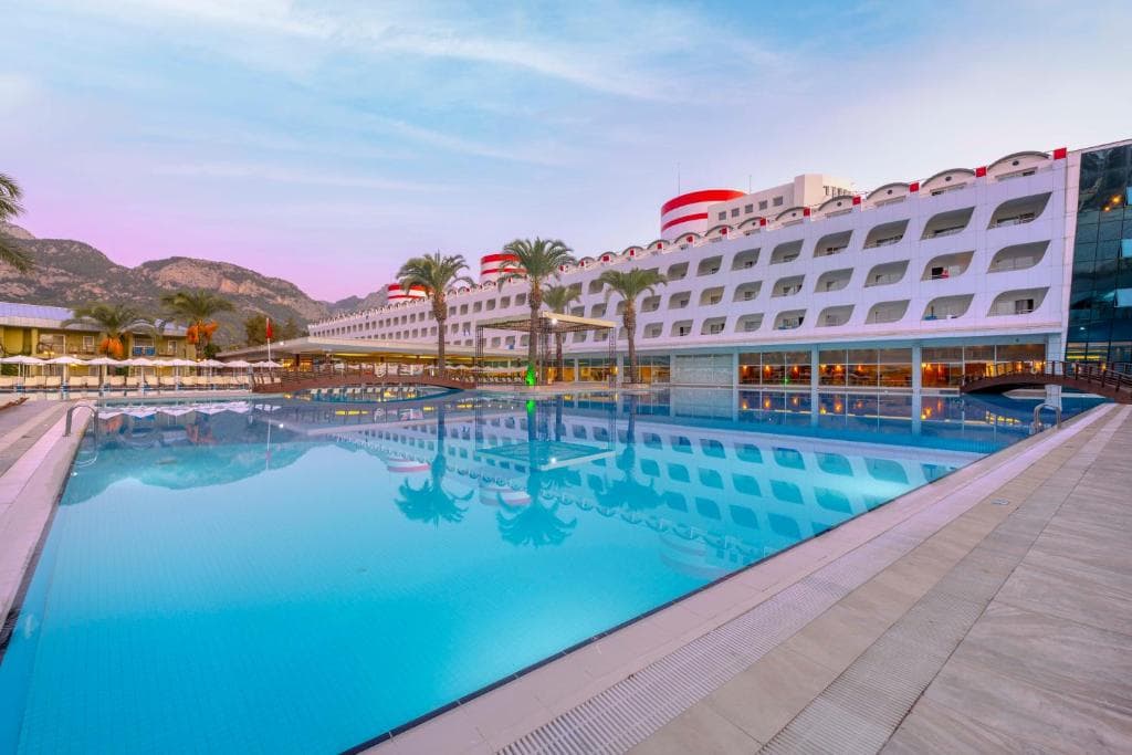 TRANSATLANTIK HOTEL & SPA - 11