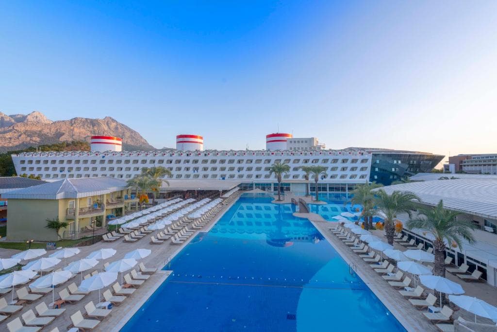 TRANSATLANTIK HOTEL & SPA - 10