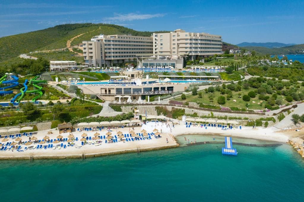 La Blanche Island Resort - 33
