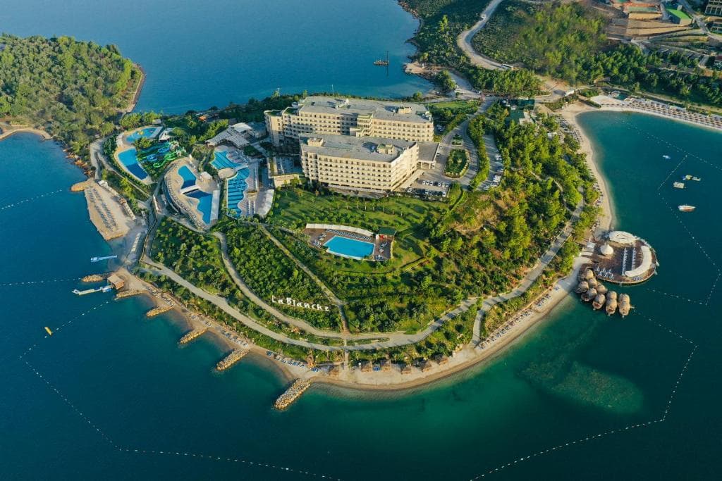 La Blanche Island Resort - 10