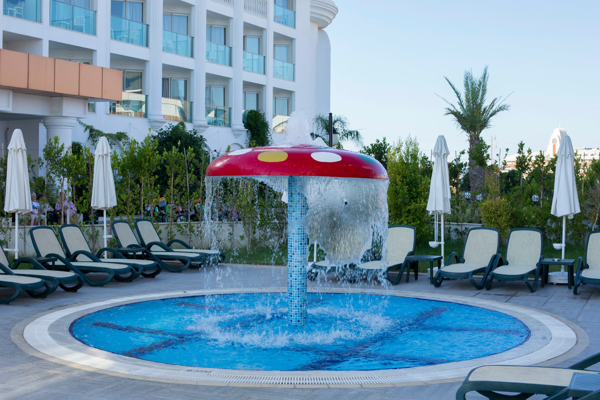 Side Crown Serenity Hotel - 2