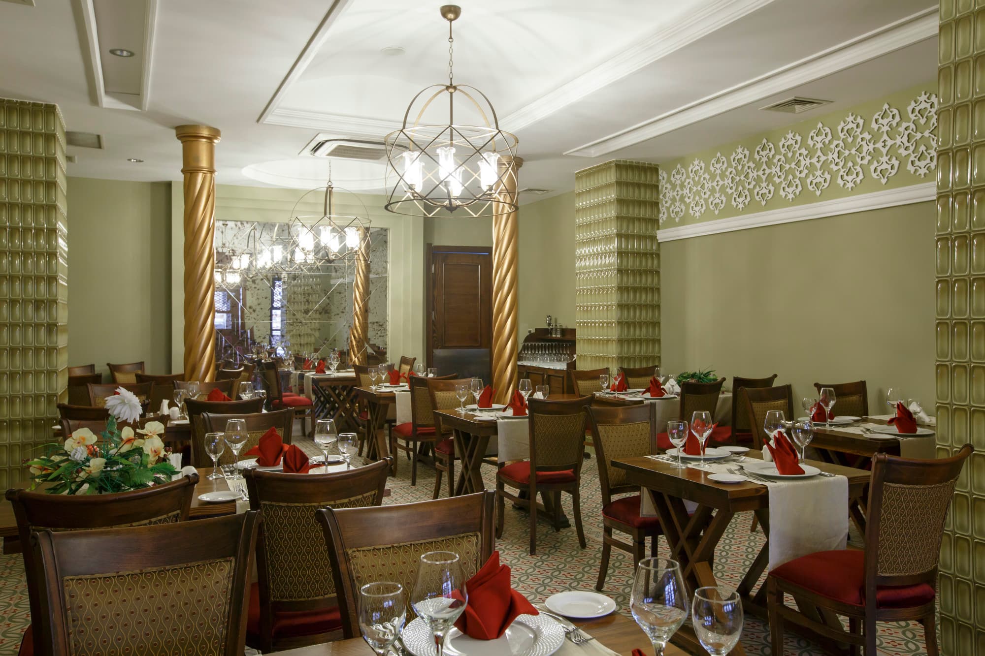 Side Crown Serenity Hotel - 8