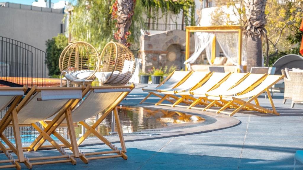 Very Chic Hotel - 11