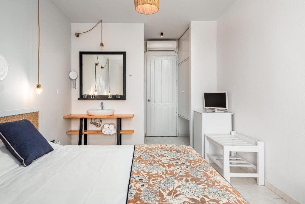 Mrs. Chryssana Beach - 41