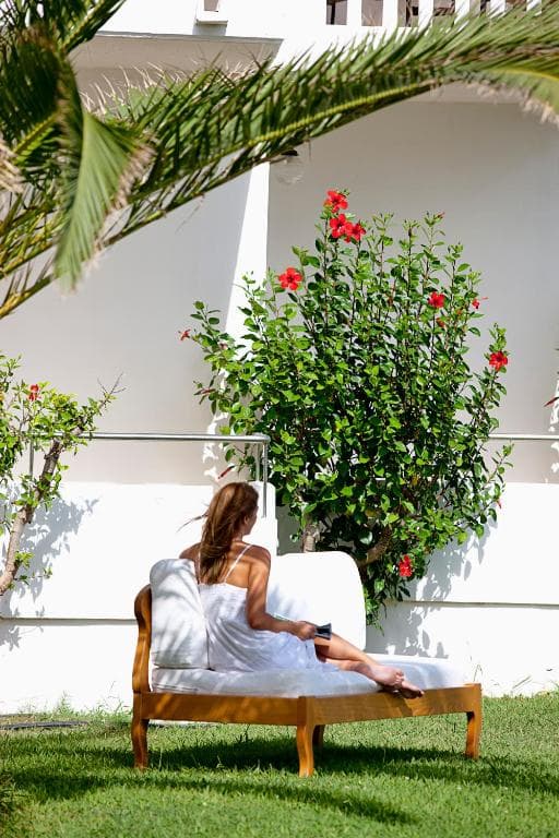 Mrs. Chryssana Beach - 16