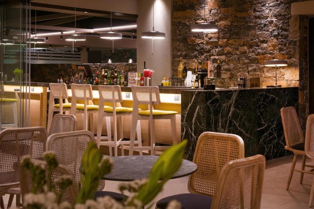 Petousis Hotel and Suites - 29
