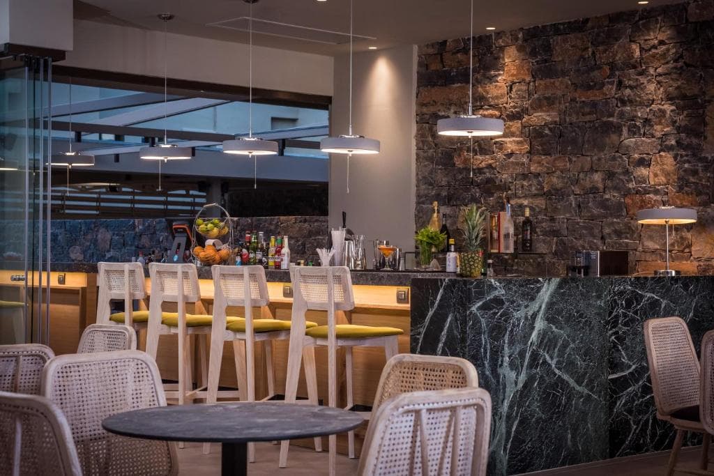 Petousis Hotel and Suites - 31