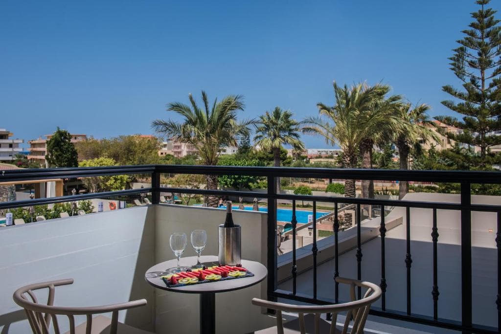 Petousis Hotel and Suites - 38