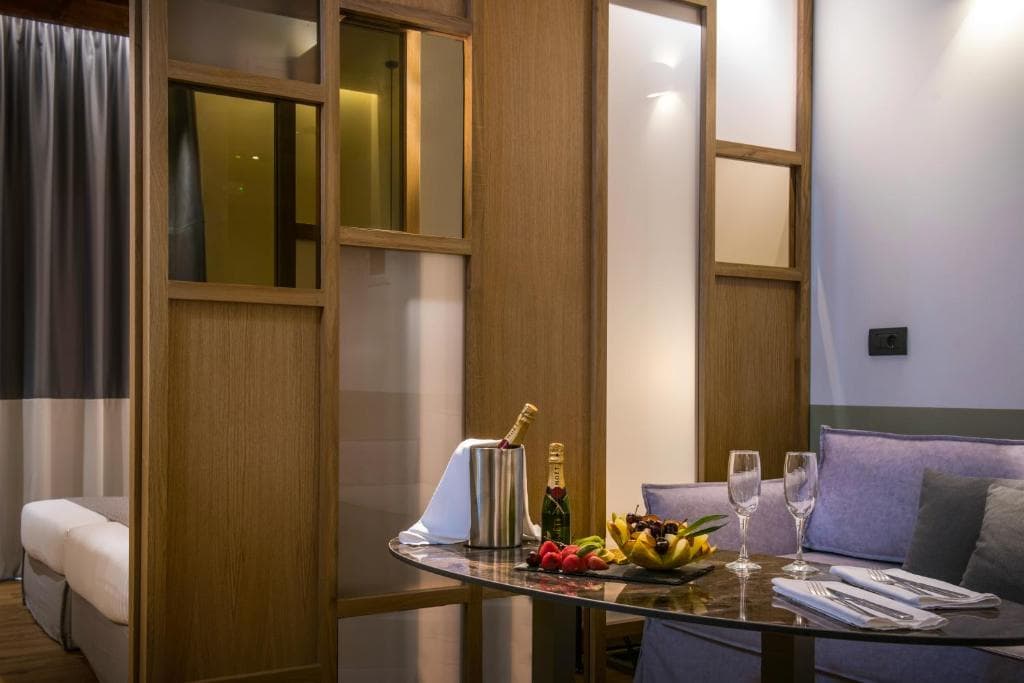 Petousis Hotel and Suites - 20