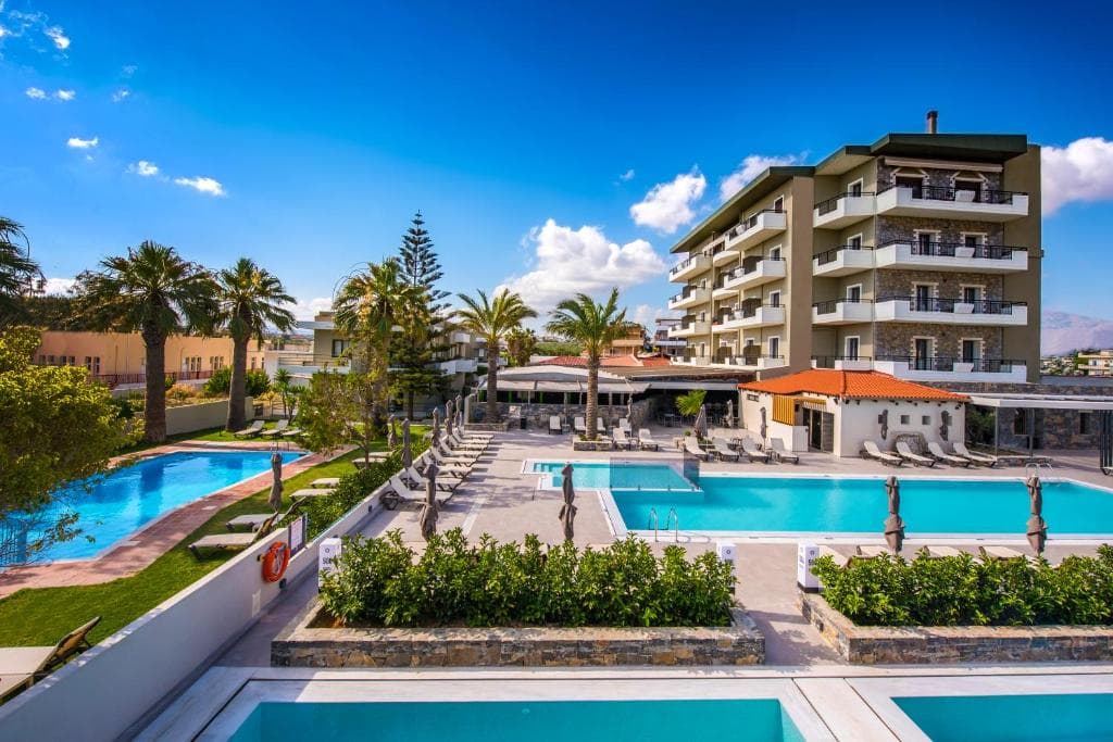 Petousis Hotel and Suites - 1