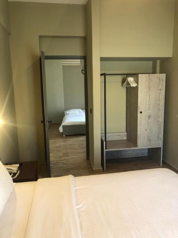 Petousis Hotel and Suites - 11