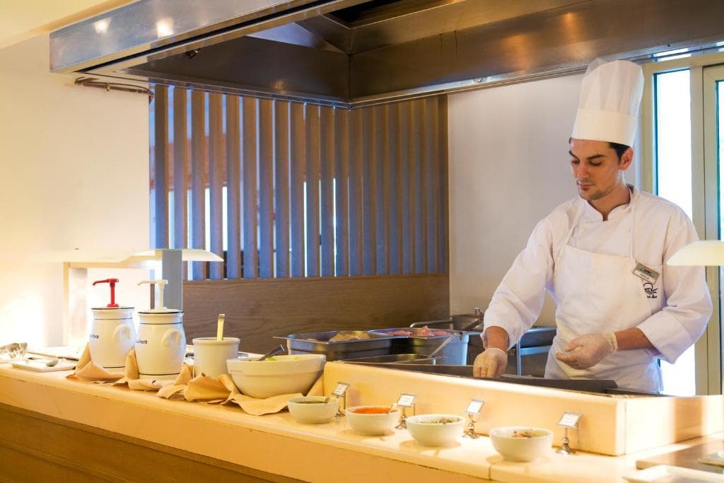 Pilot Beach Resort - 25