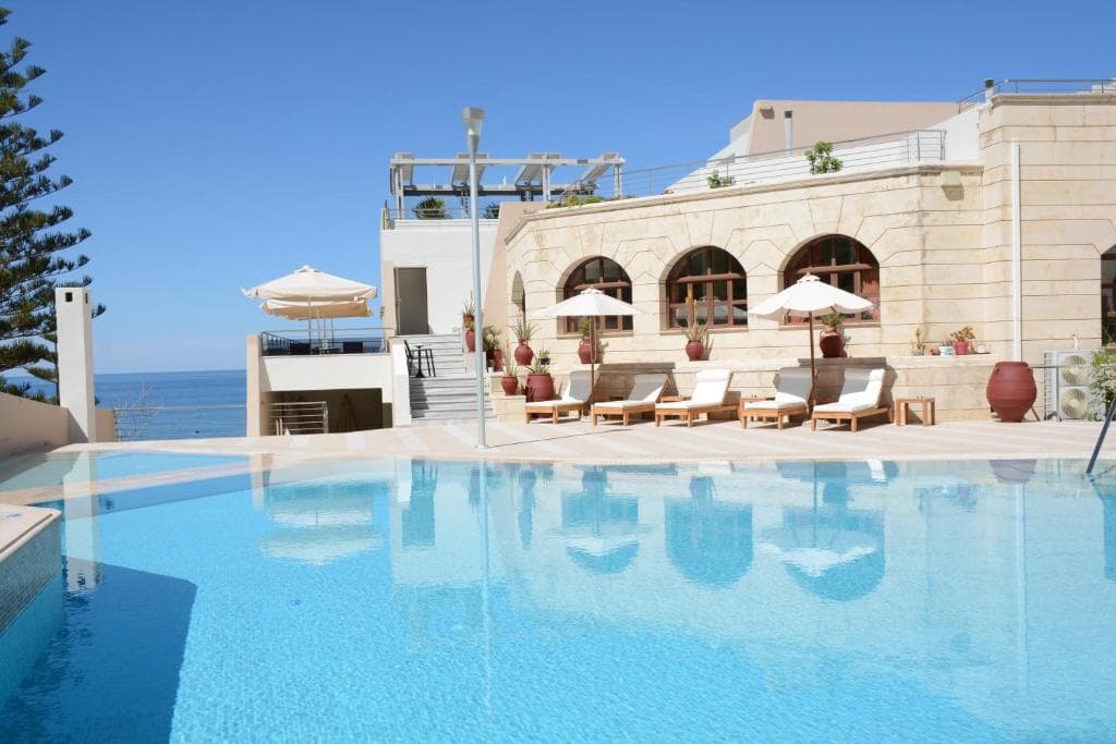 Macaris Suites & Spa - 9
