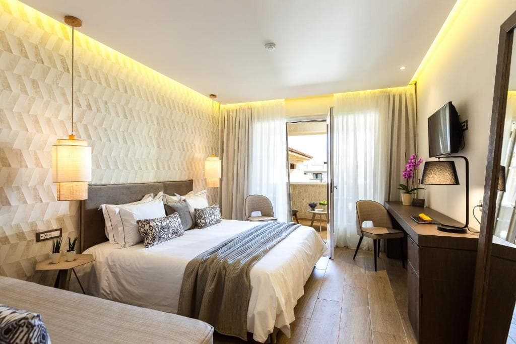 Theartemis Palace - 13