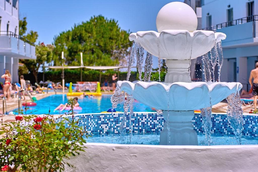 Sunrise Village Hotel - 16