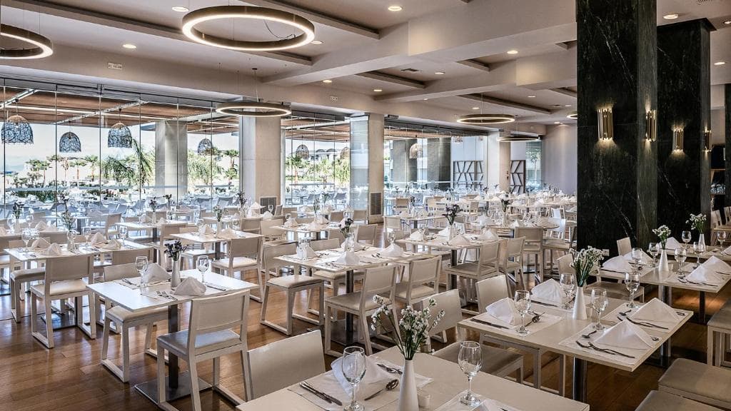 Avra Imperial Hotel - 33