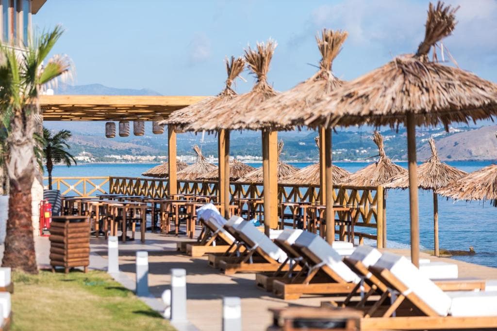 Pepper Sea Club Hotel - 11