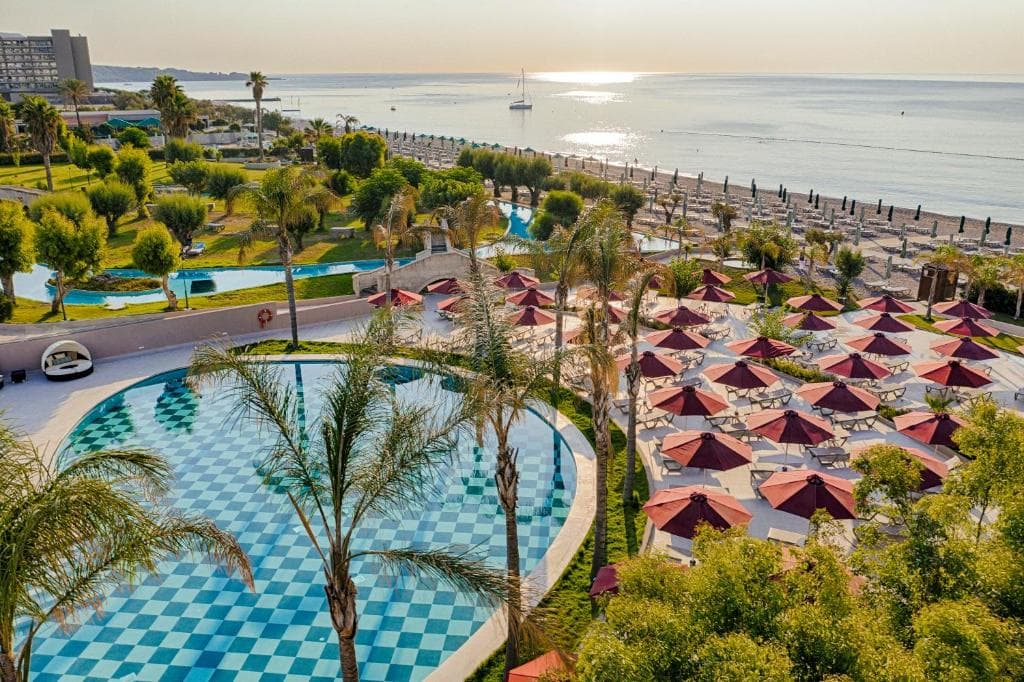 Esperos Palace Hotel - 1