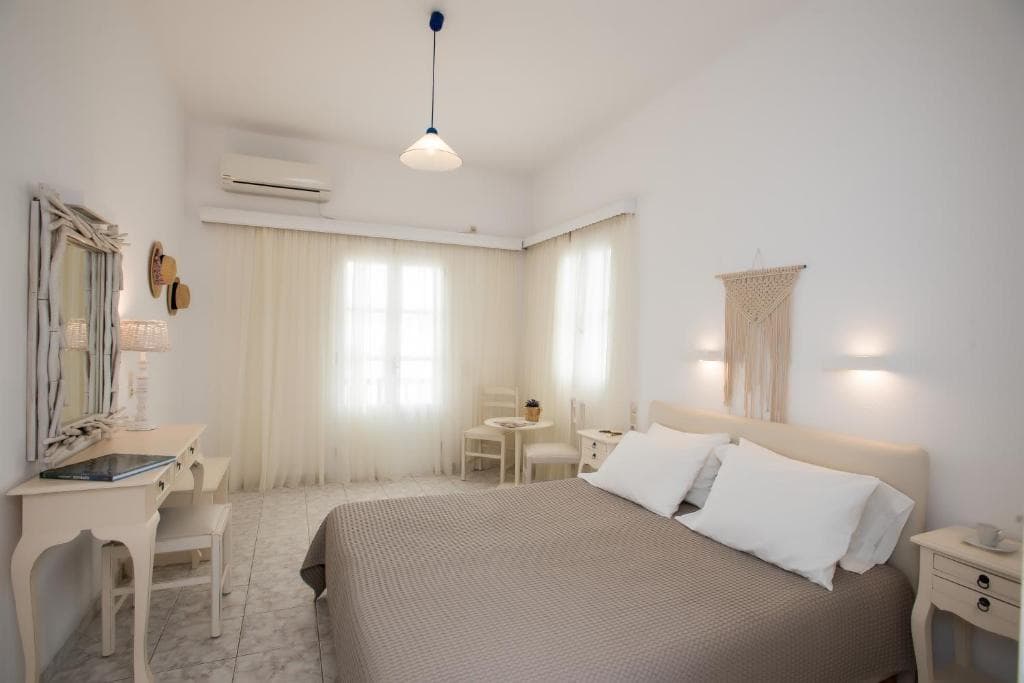 Charissi Hotel - 4