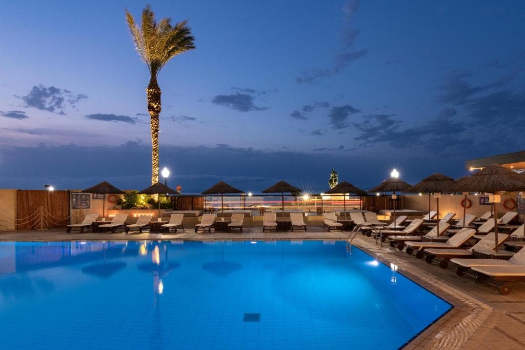 Blue Sky City Beach Hotel - 8