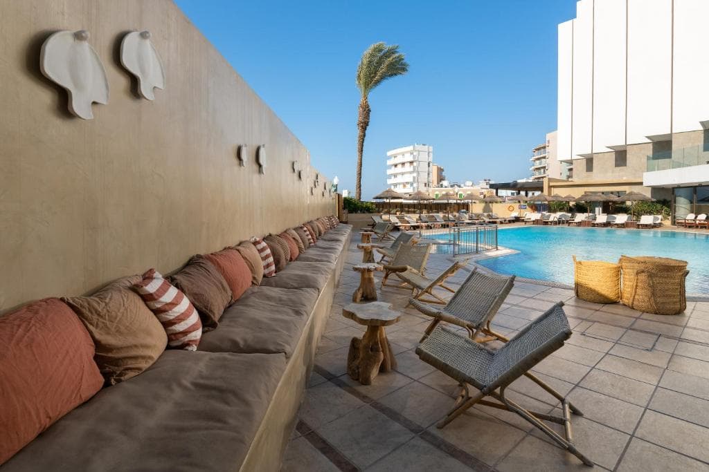 Blue Sky City Beach Hotel - 32