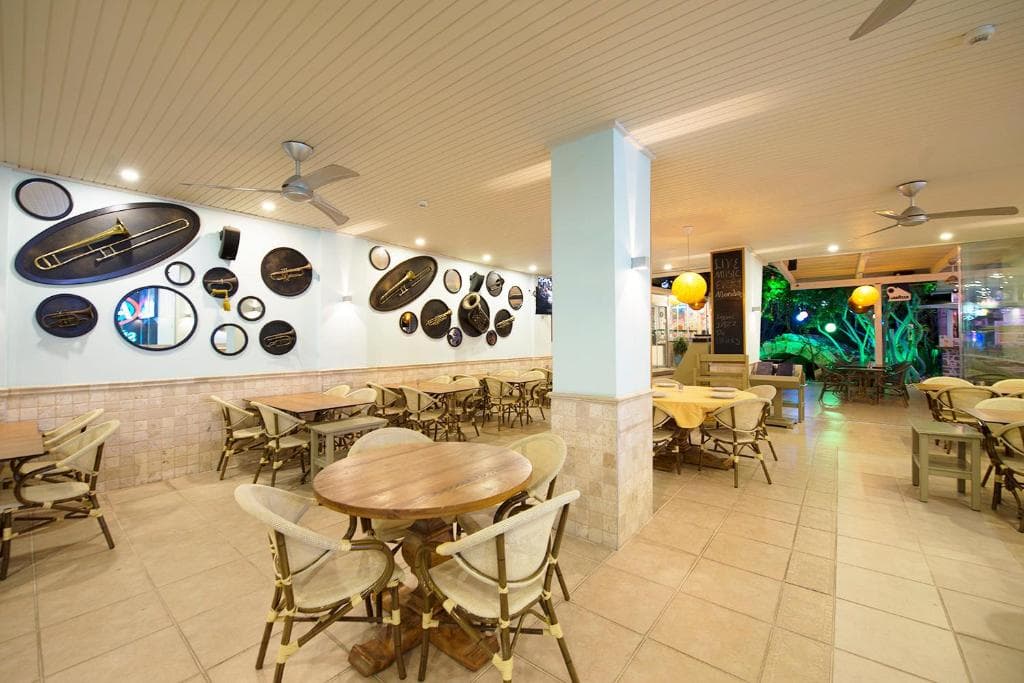 Tonoz Beach Hotel - 25