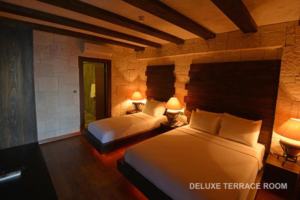 Manaspark Deluxe Hotel - 40