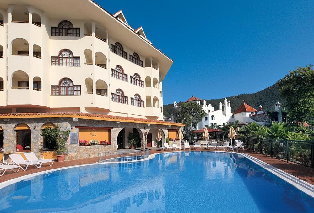 Fortuna Beach Hotel - 11
