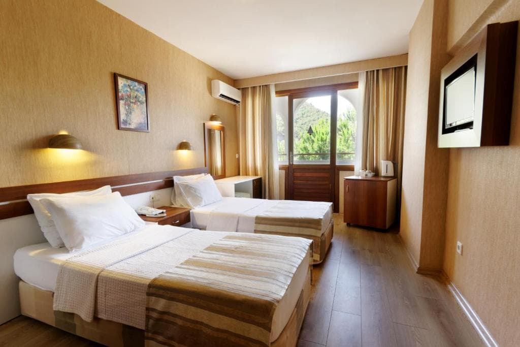 Fortuna Beach Hotel - 7