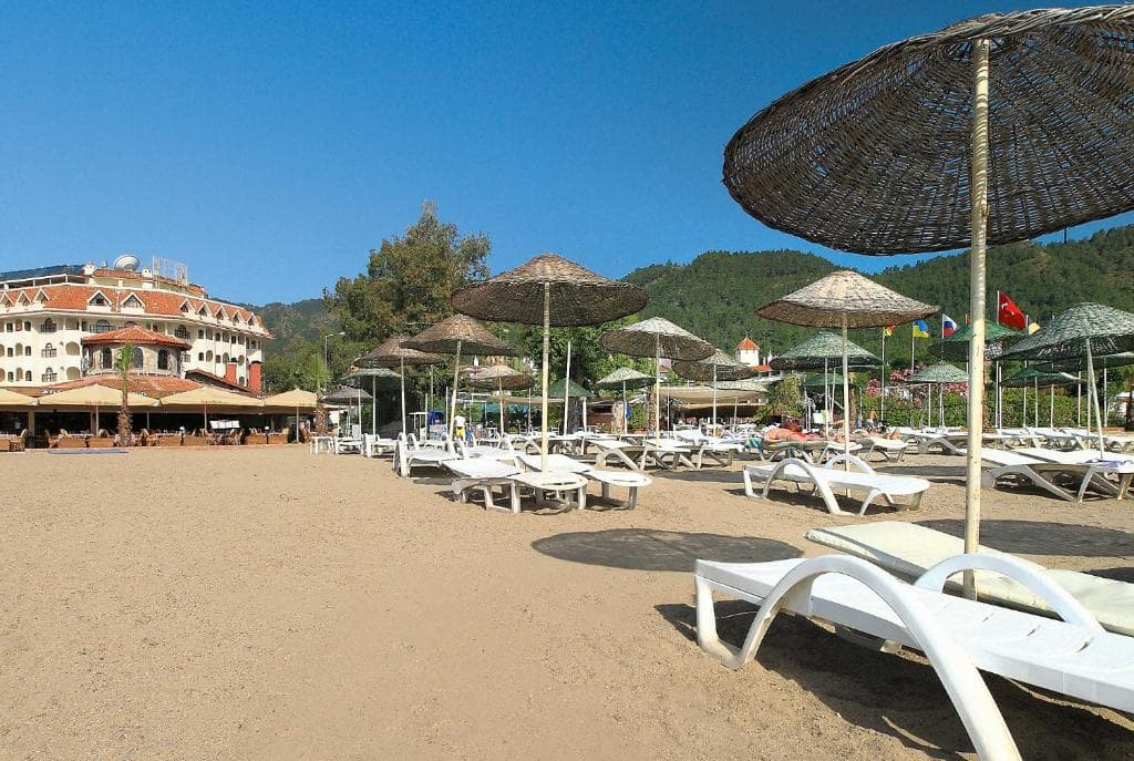 Fortuna Beach Hotel - 27