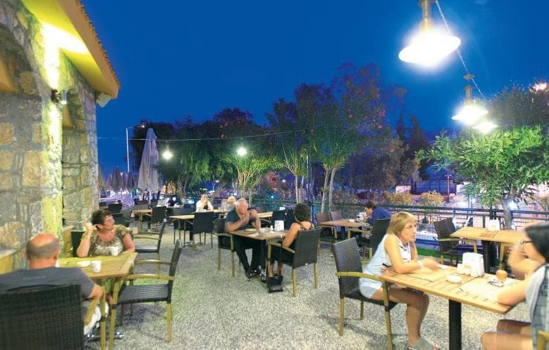 Fortuna Beach Hotel - 4