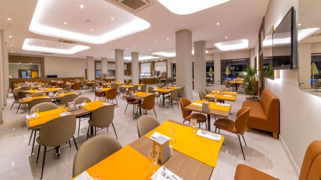 Julian Marmaris - 23