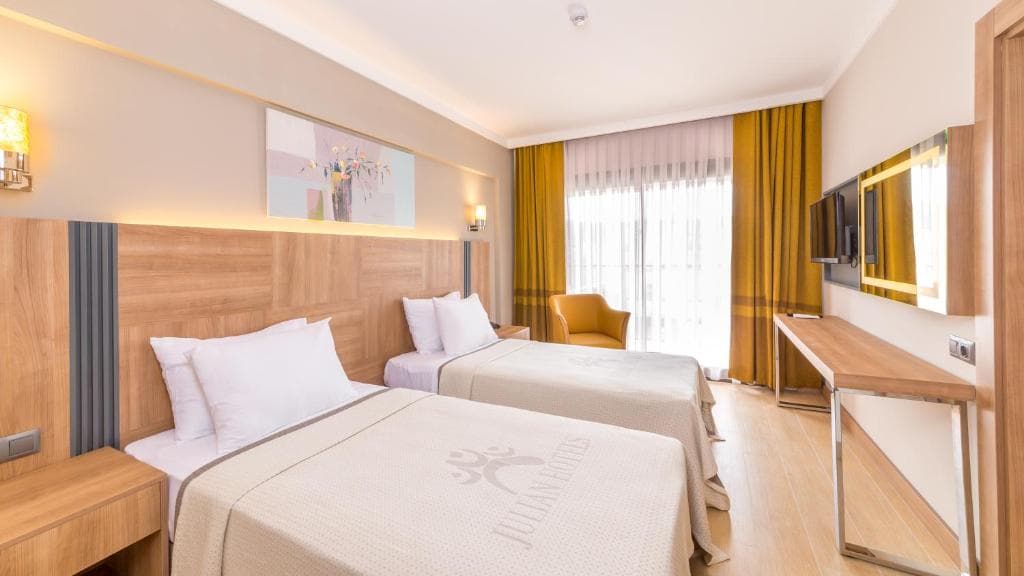 Julian Marmaris - 12