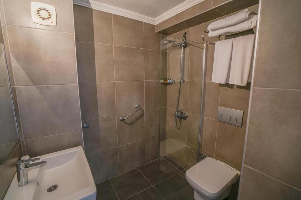 Yunus Hotel - 4
