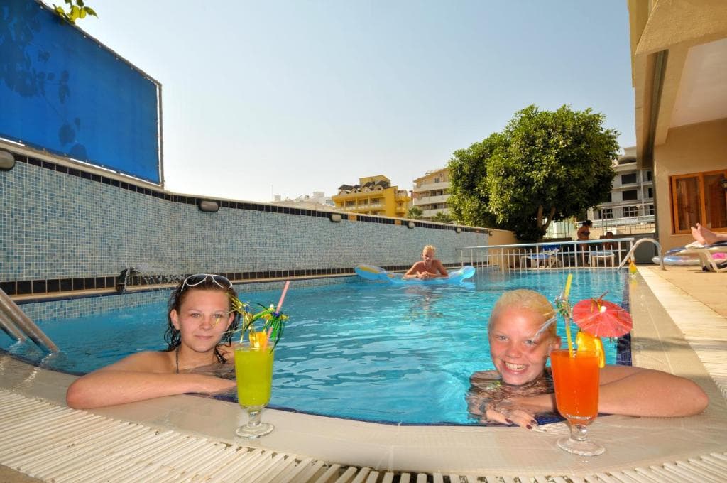 Maris Beach Hotel - 14