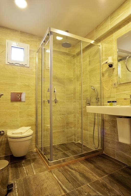 Maris Beach Hotel - 3