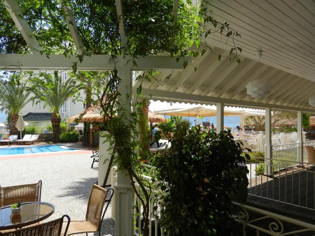 Hawaii Hotel - 4