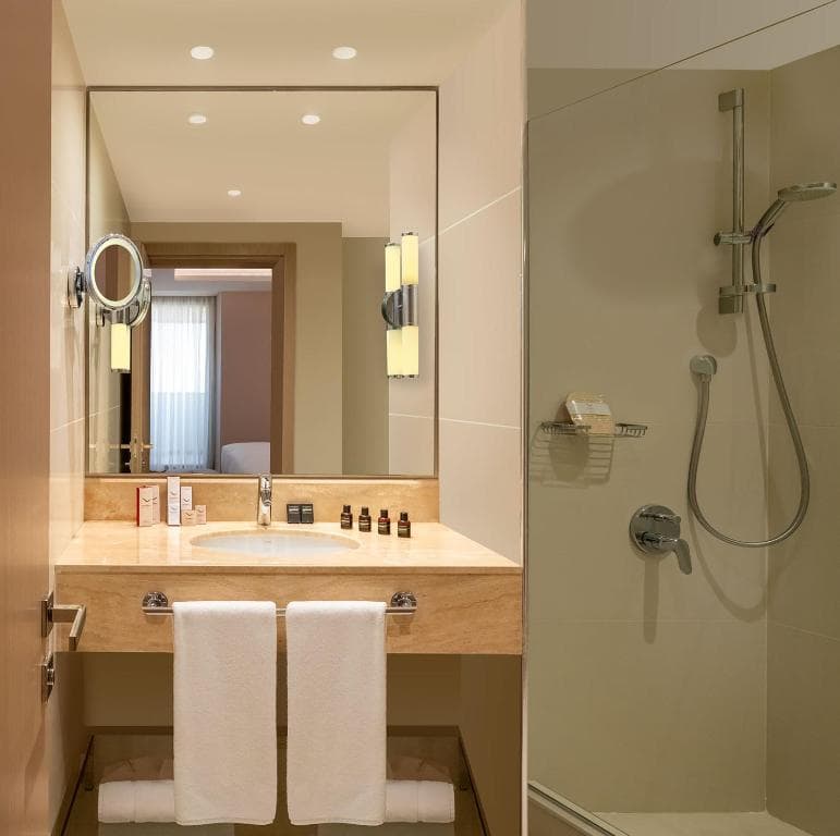 Movenpick Hotel Istanbul Bosphorus - 31
