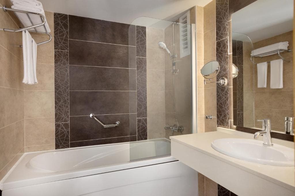 La Quinta By Wyndham Bodrum - 35