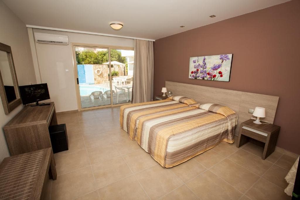 Crystallo Apartments - 15