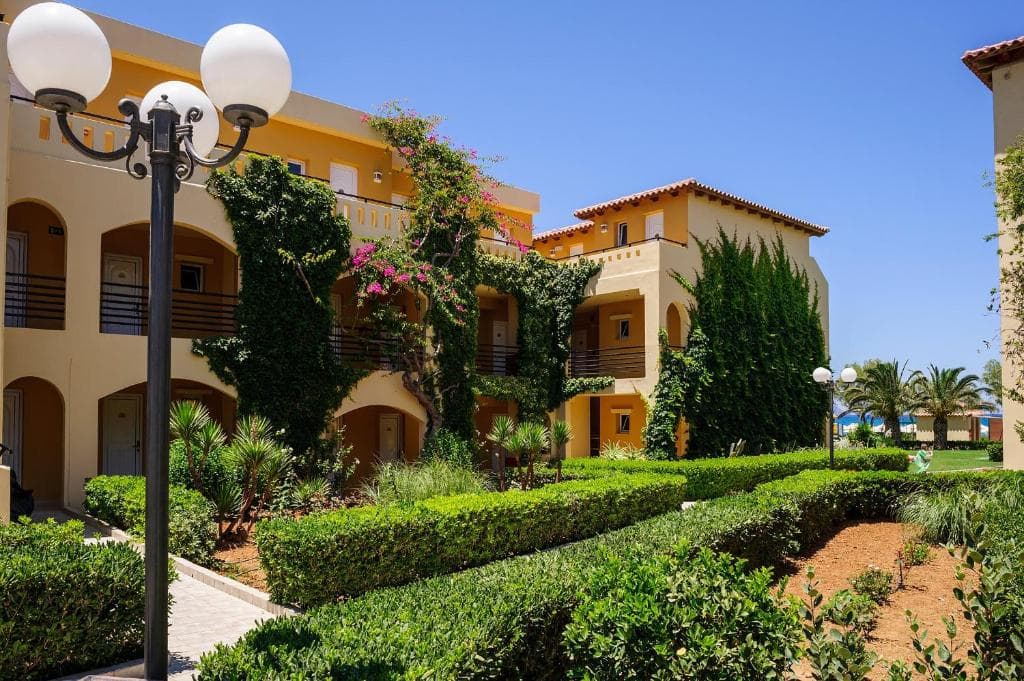 Vantaris Luxury Beach Resort - 3