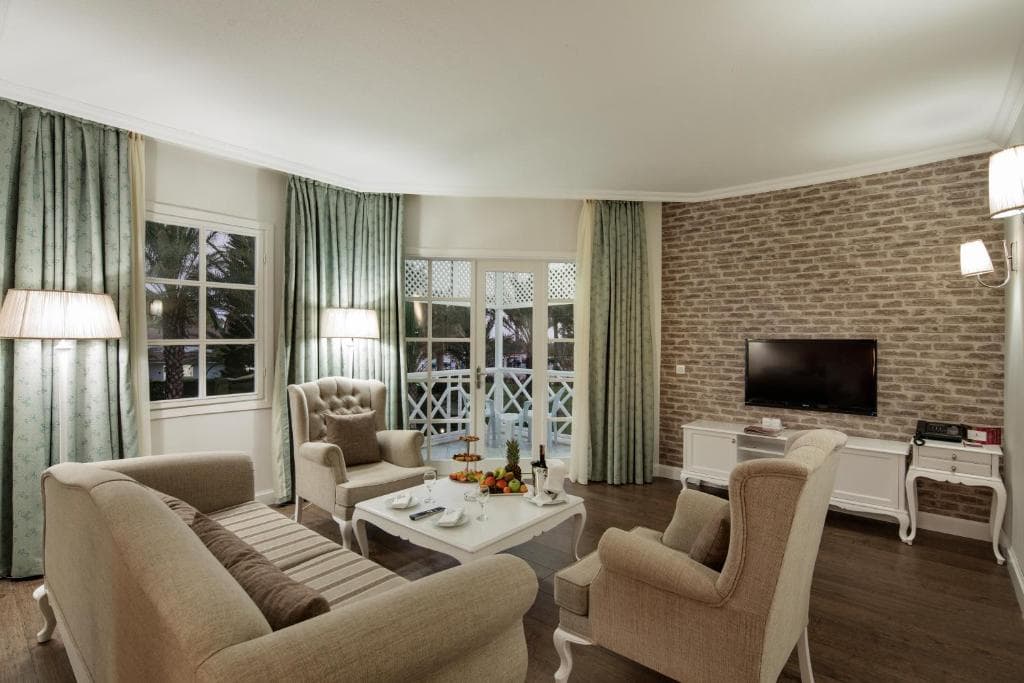 Euphoria Palm Beach - 5