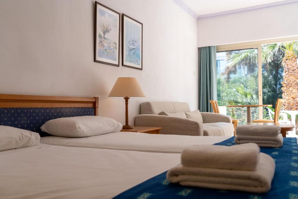 Paphos Gardens Holiday Resort - 38