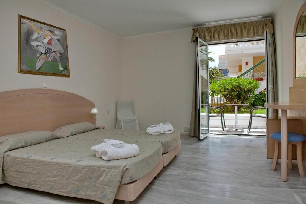 Hotel Joan Beach - 2