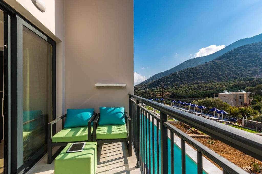 T Hotel Premium Suites - 3