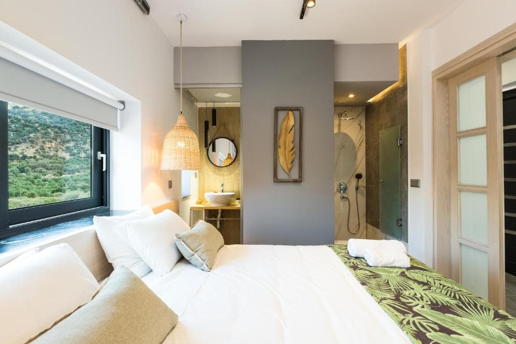 T Hotel Premium Suites - 13