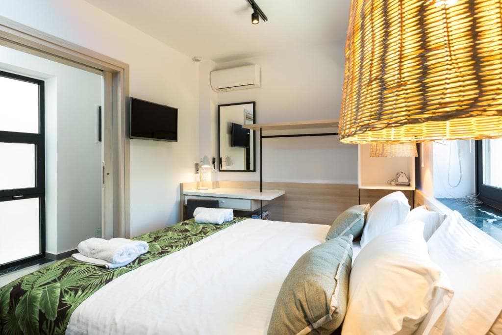 T Hotel Premium Suites - 14