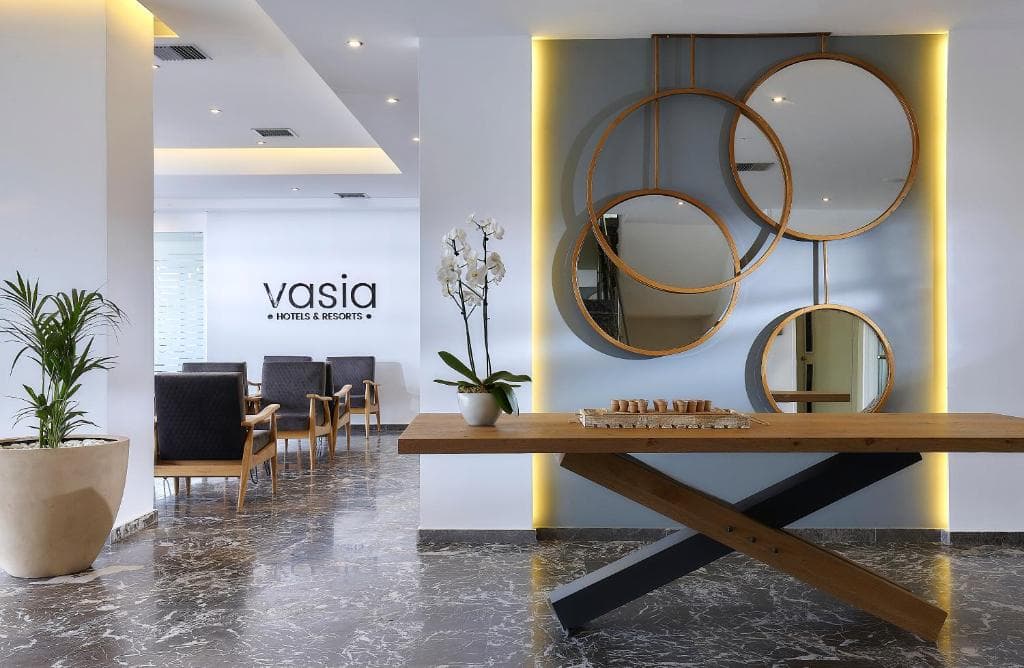 Vasia Royal Hotel - 4