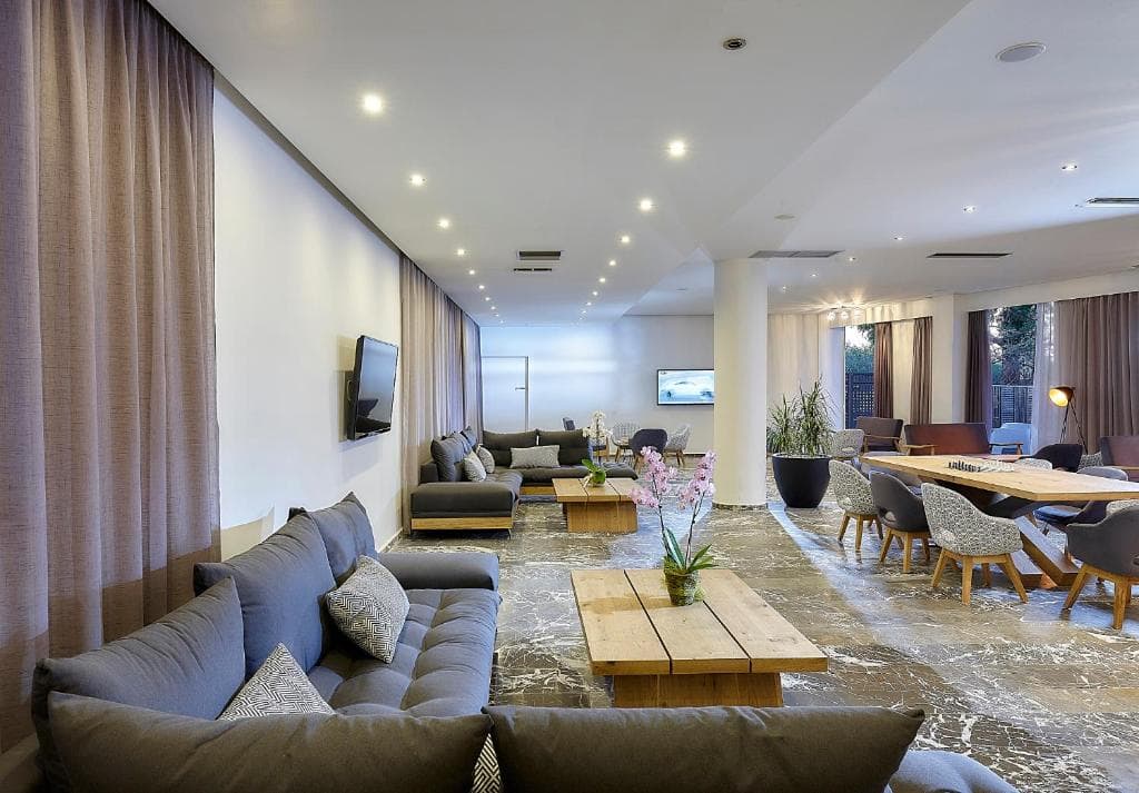 Vasia Royal Hotel - 7